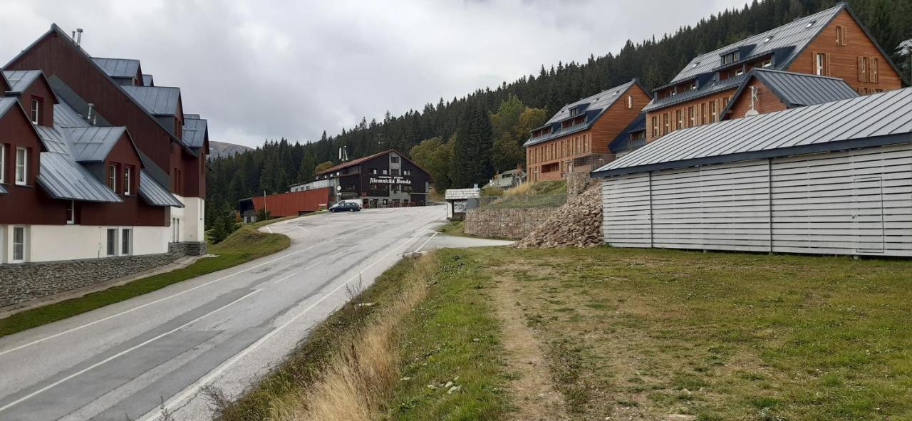 Apartman M5 Horní Mísečky Horni Misecky Exterior foto